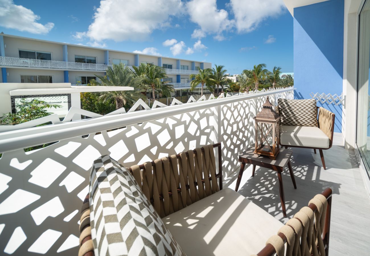 Apartment in Seven Mile Beach - #19 Villa Caribbean Blues